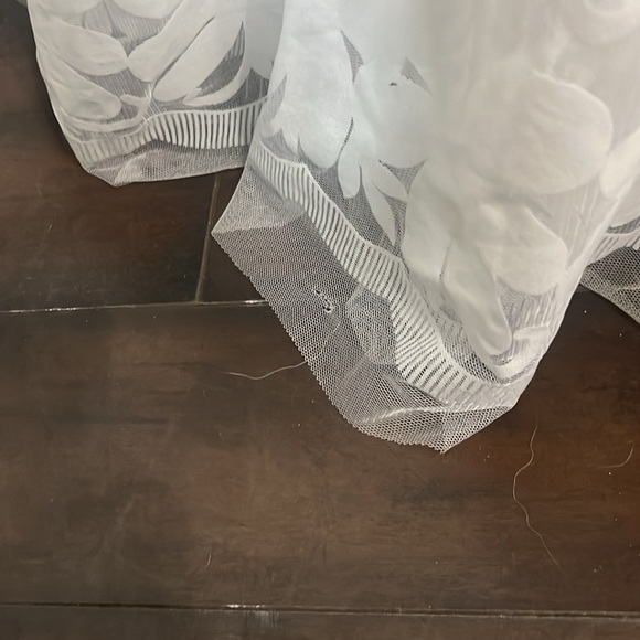 Luxxel long evening dress tan inside with a beautiful white overlay size small - Picture 4 of 9